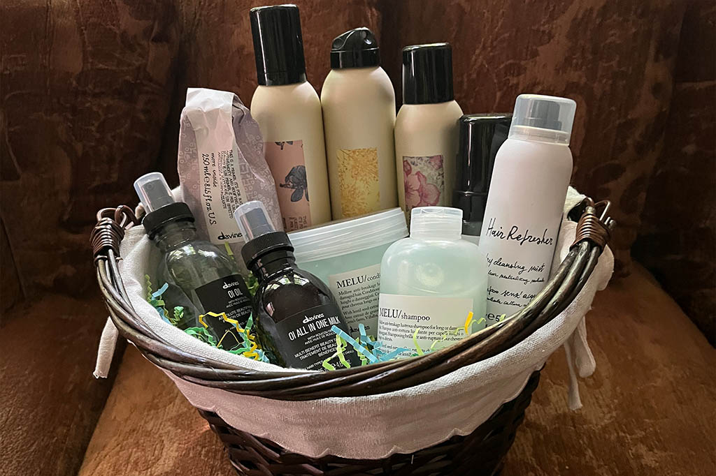 Onyx Beauty Supplies Basket
